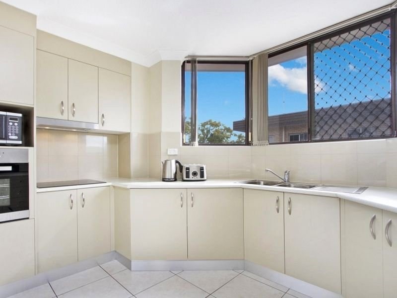 3/304 Cavendish Road, Coorparoo QLD 4151