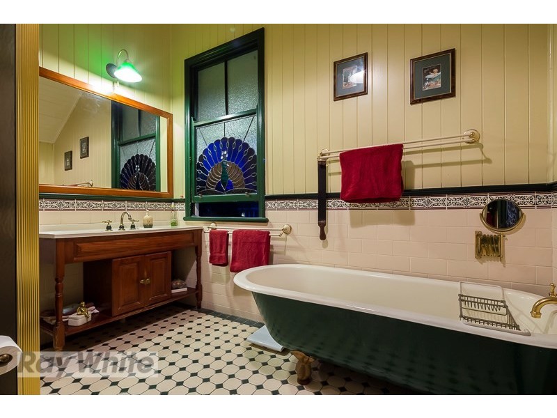 84 Watson Street, Camp Hill QLD 4152