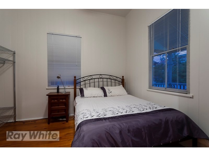 34 Ninth Avenue, Coorparoo QLD 4151