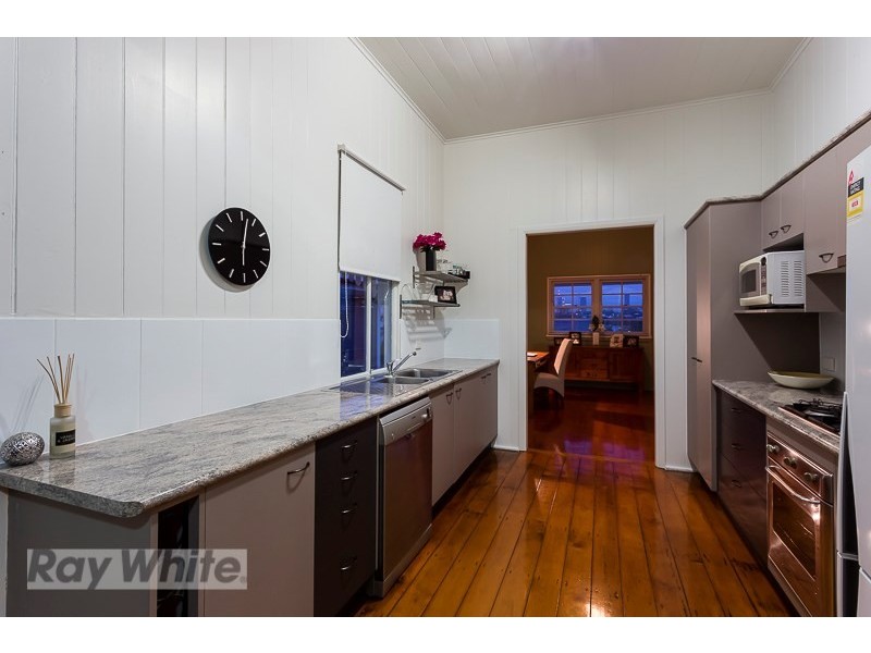 34 Ninth Avenue, Coorparoo QLD 4151