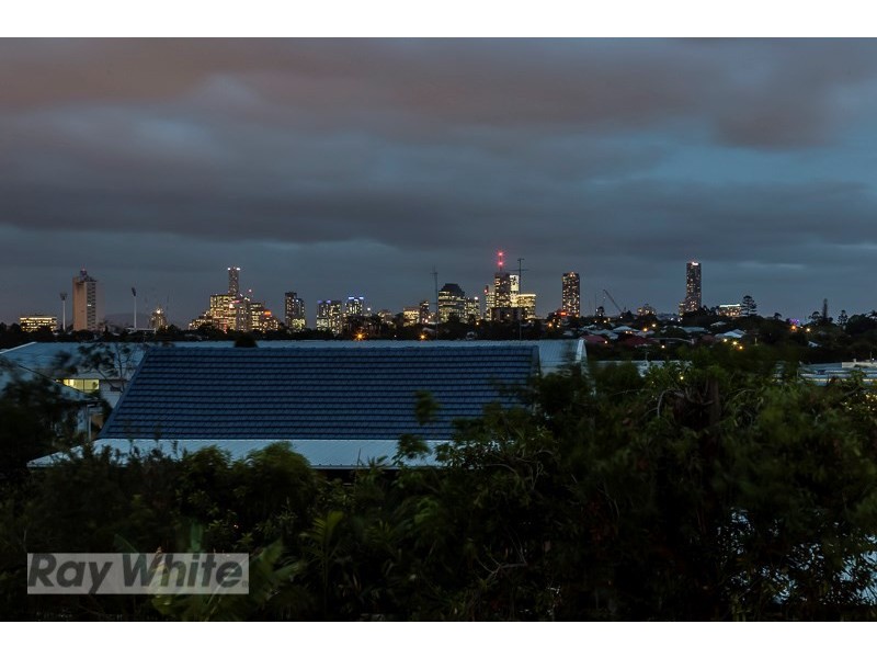 34 Ninth Avenue, Coorparoo QLD 4151