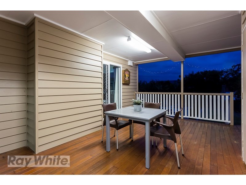 34 Ninth Avenue, Coorparoo QLD 4151