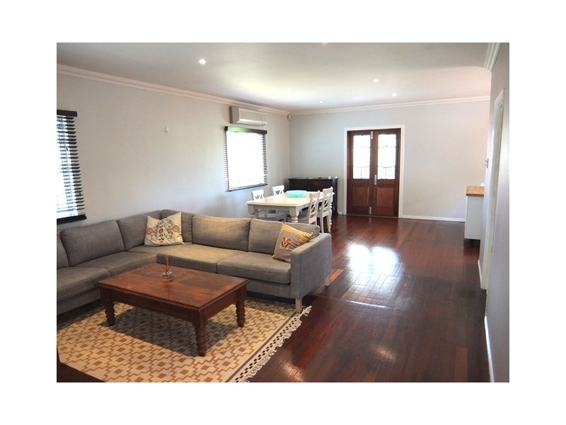 122 Ashby Street, Fairfield QLD 4103