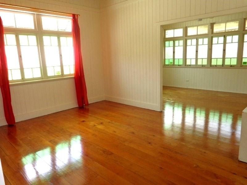 64 Bennetts Road, Camp Hill QLD 4152