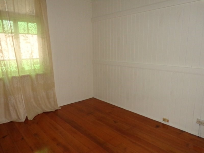 64 Bennetts Road, Camp Hill QLD 4152