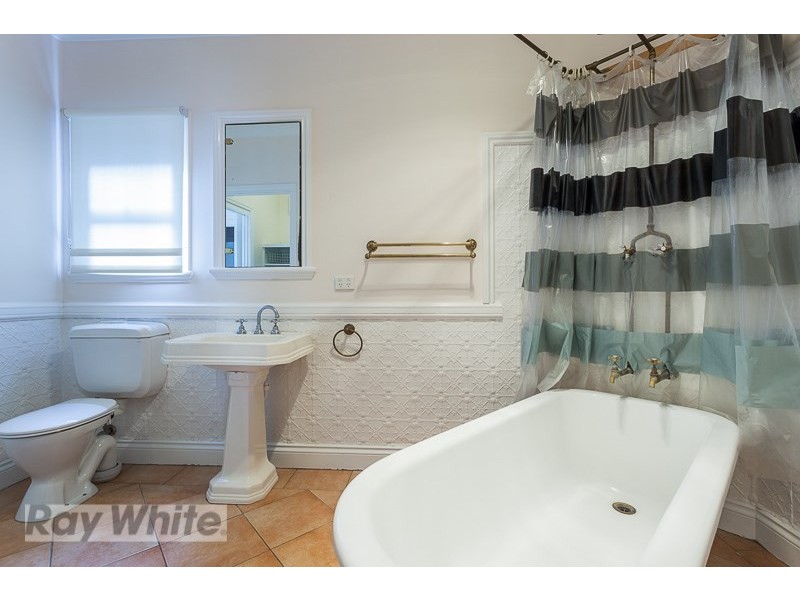 61 Macdonald Street, Norman Park QLD 4170