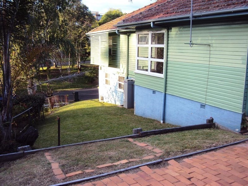 29 Kanumbra Street, Coorparoo QLD 4151