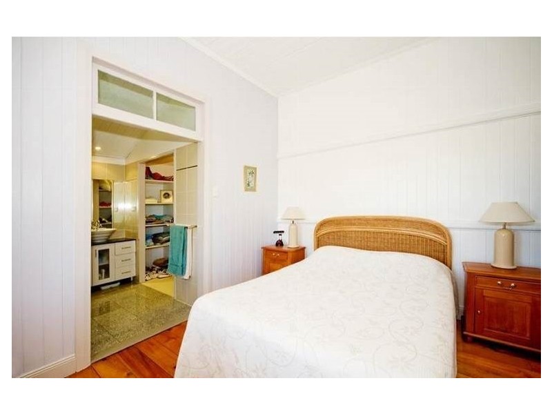 1/20 Nicklin Street, Coorparoo QLD 4151