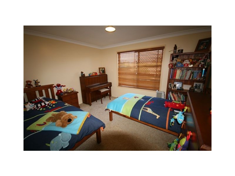 27 Picasso Street, Carina QLD 4152