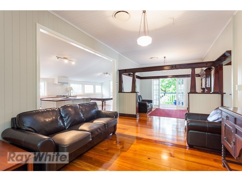 15 Darreen Street, Greenslopes QLD 4120