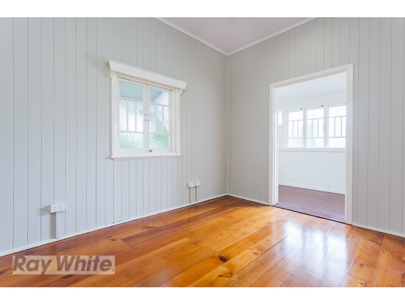 15 Darreen Street, Greenslopes QLD 4120