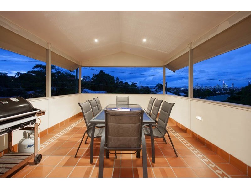 42 Brae Street, Coorparoo QLD 4151