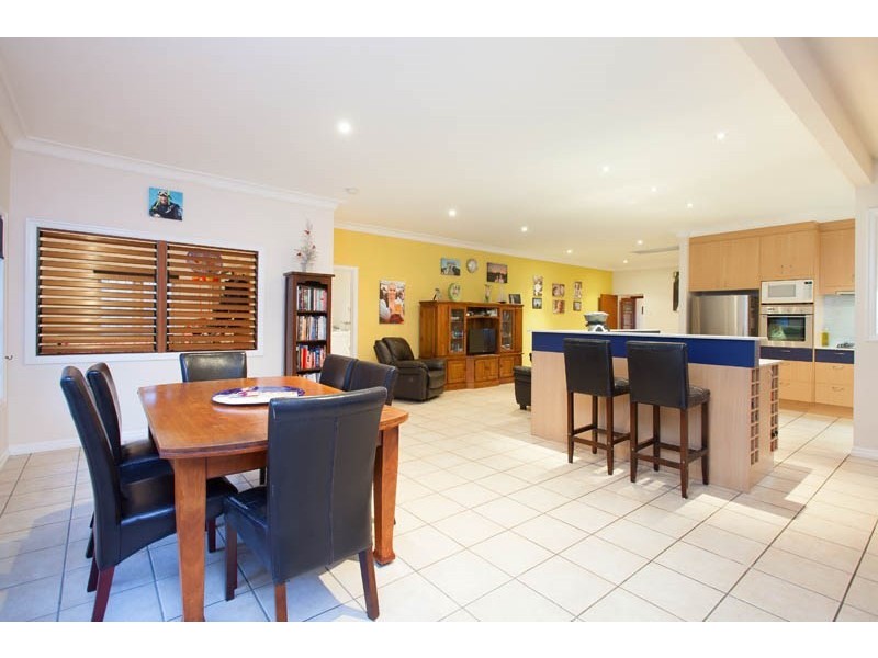 42 Brae Street, Coorparoo QLD 4151