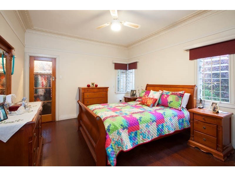 42 Brae Street, Coorparoo QLD 4151