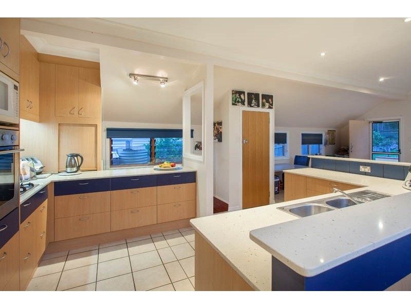 42 Brae Street, Coorparoo QLD 4151