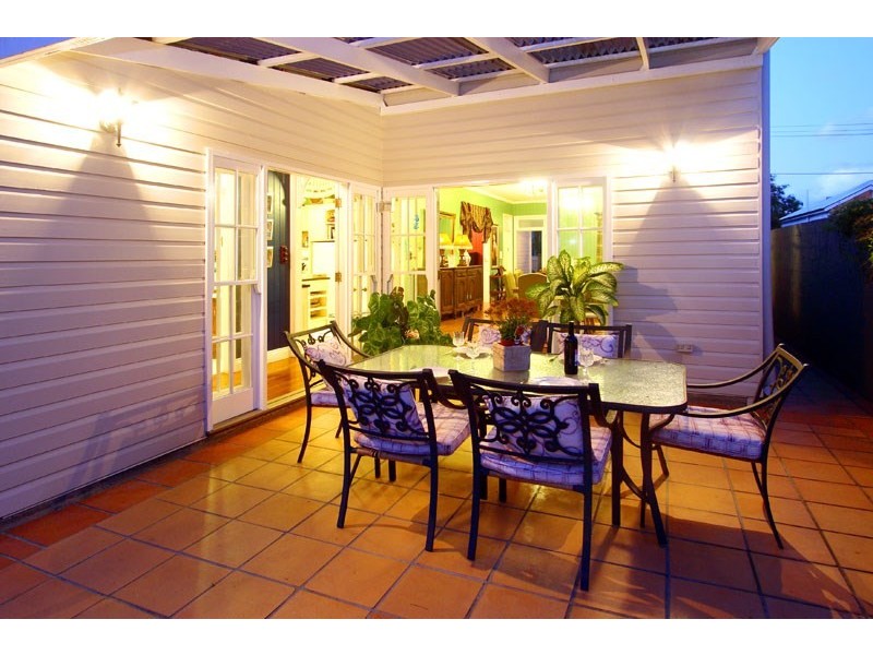 74 Lockerbie Street, Kangaroo Point QLD 4169