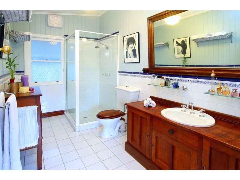 74 Lockerbie Street, Kangaroo Point QLD 4169