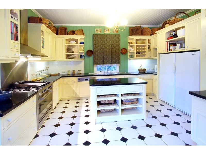 74 Lockerbie Street, Kangaroo Point QLD 4169