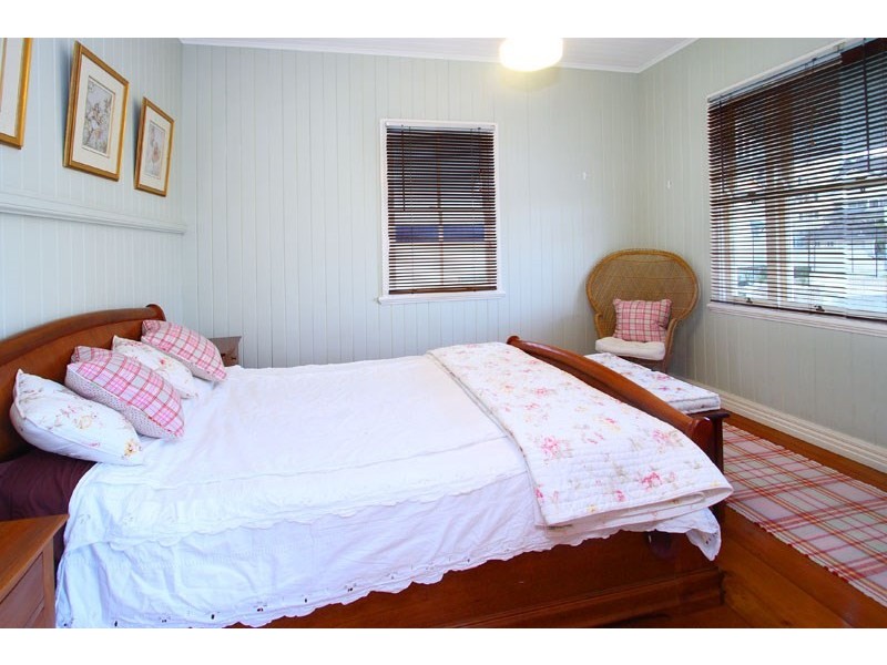 74 Lockerbie Street, Kangaroo Point QLD 4169