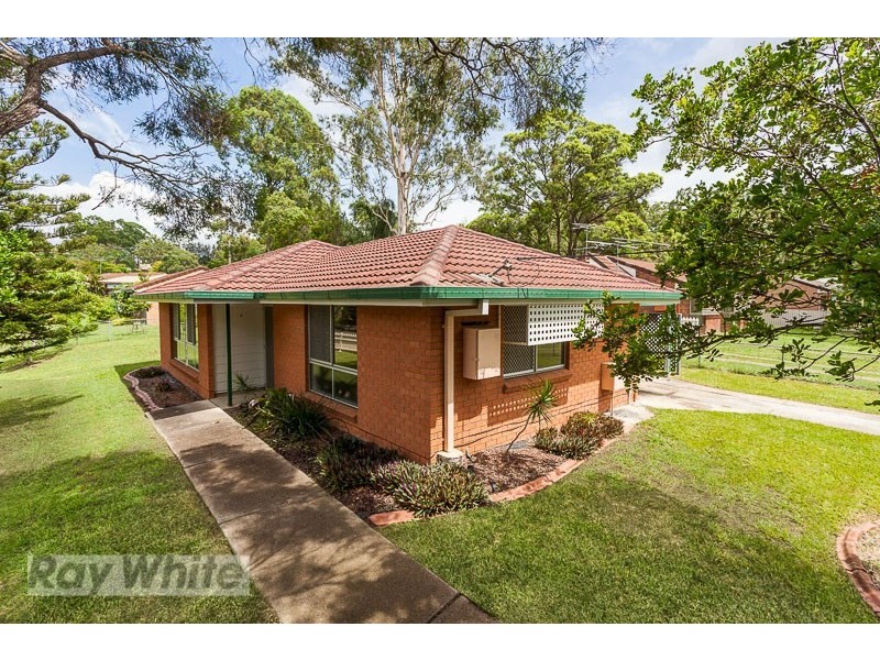 8 Tones Road, Mansfield QLD 4122