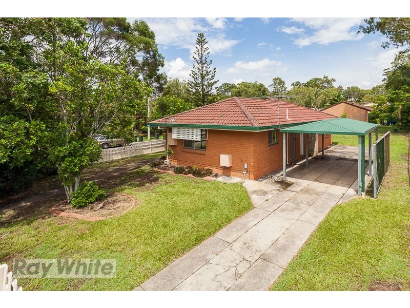 8 Tones Road, Mansfield QLD 4122