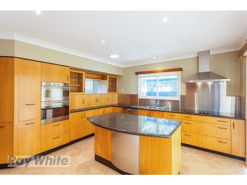 83 Tranters Avenue, Camp Hill QLD 4152