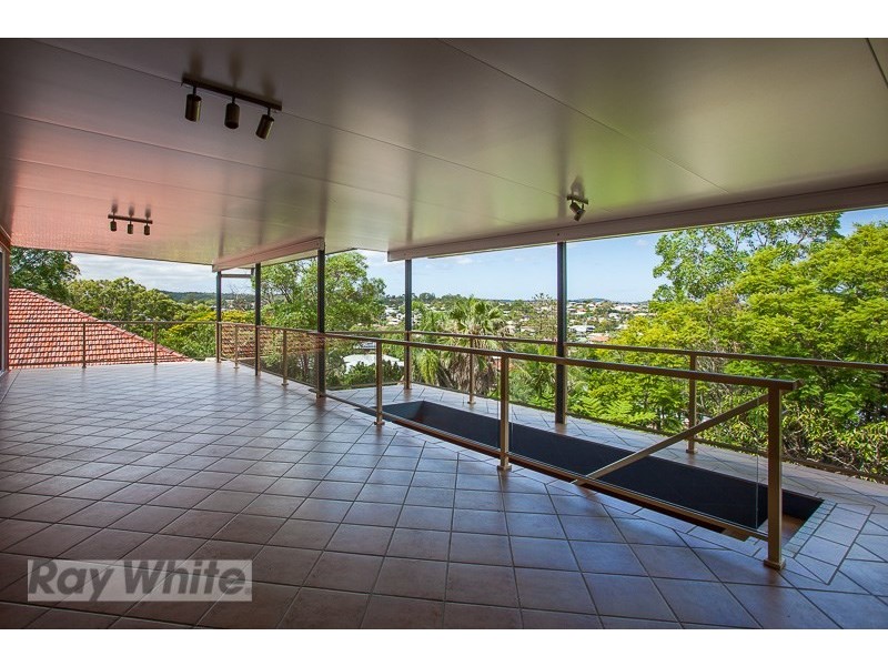 83 Tranters Avenue, Camp Hill QLD 4152