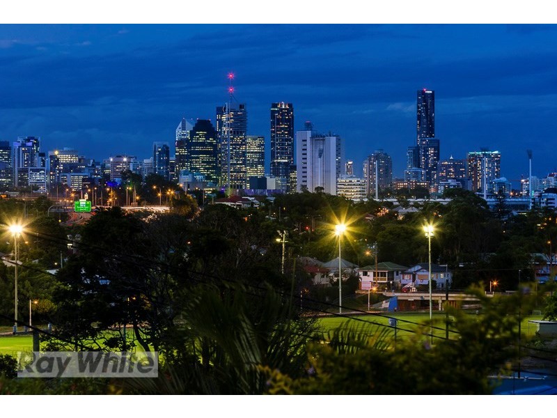 94 Pear Street, Greenslopes QLD 4120