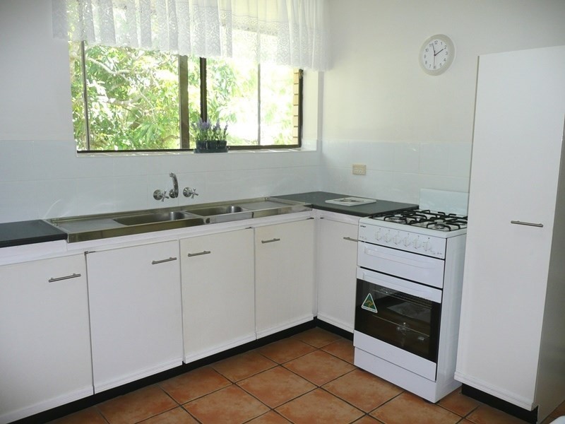 2/27 Lancaster Street, Coorparoo QLD 4151