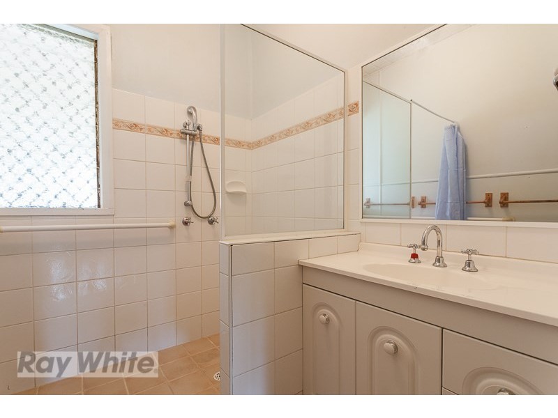 24 Thomas Street, Camp Hill QLD 4152