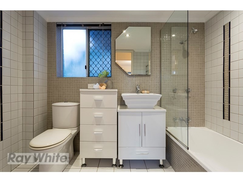 2/85 Kitchener Street, Coorparoo QLD 4151