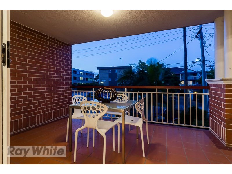 2/85 Kitchener Street, Coorparoo QLD 4151