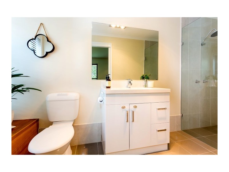 9 Glenheaton Court, Carindale QLD 4152