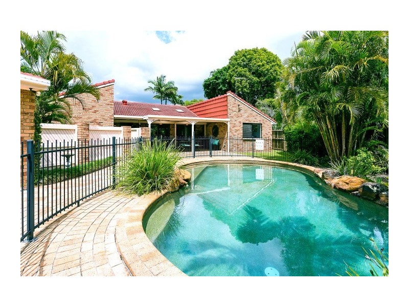 9 Glenheaton Court, Carindale QLD 4152