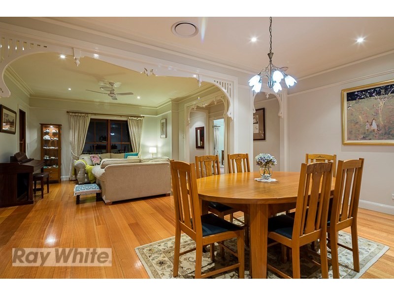 33 Wylma Street, Holland Park QLD 4121