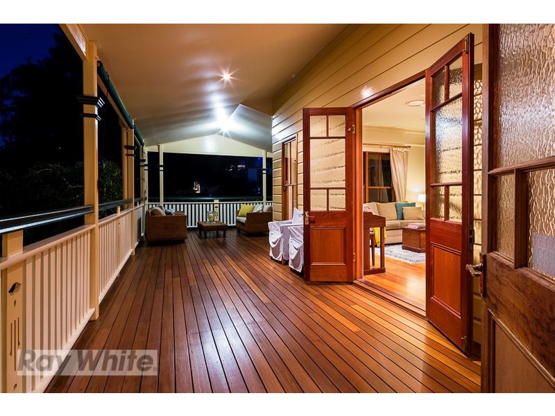 33 Wylma Street, Holland Park QLD 4121