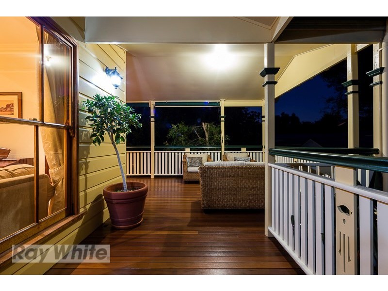 33 Wylma Street, Holland Park QLD 4121