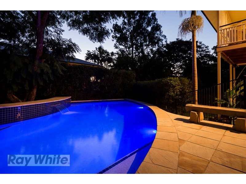 33 Wylma Street, Holland Park QLD 4121