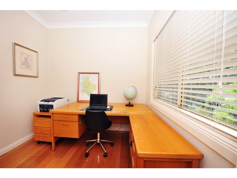 33 Wylma Street, Holland Park QLD 4121