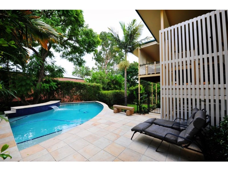 33 Wylma Street, Holland Park QLD 4121