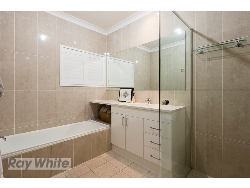 33 Wylma Street, Holland Park QLD 4121