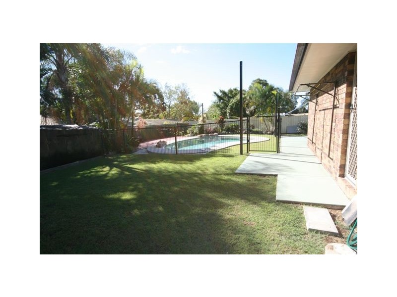 14 Homebush Drive, Regents Park QLD 4118