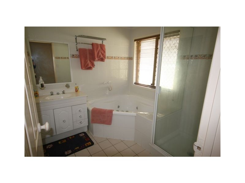 14 Homebush Drive, Regents Park QLD 4118