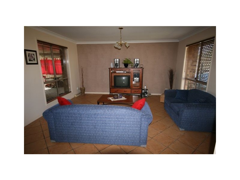 14 Homebush Drive, Regents Park QLD 4118