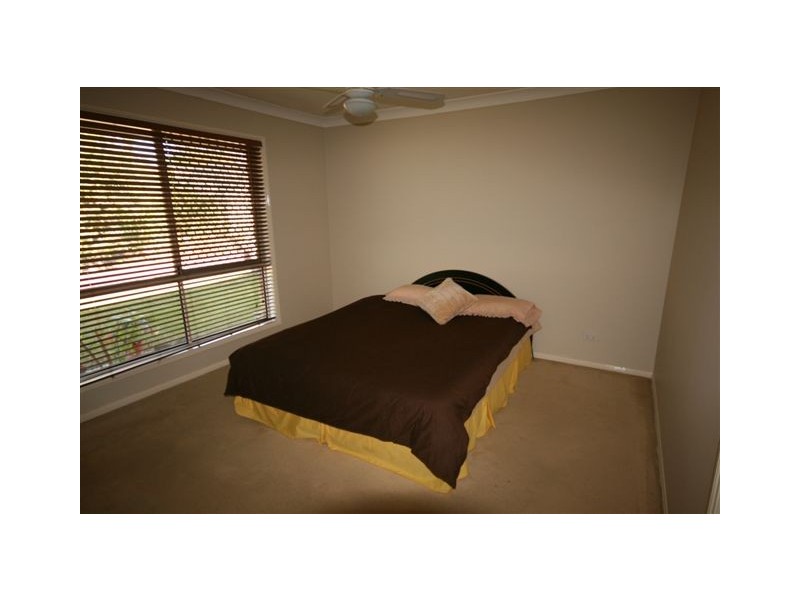 14 Homebush Drive, Regents Park QLD 4118