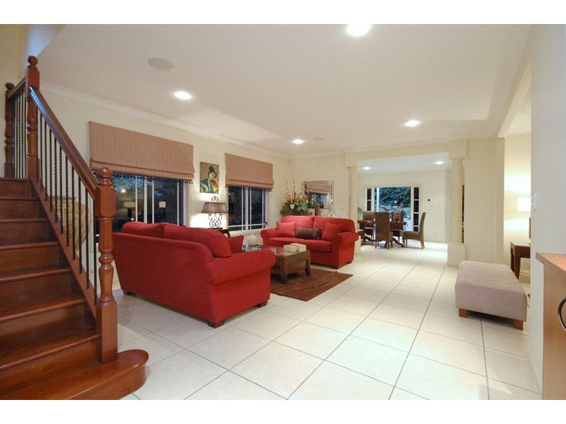 16 Walker Street, Coorparoo QLD 4151