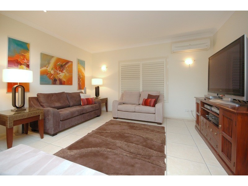 16 Walker Street, Coorparoo QLD 4151