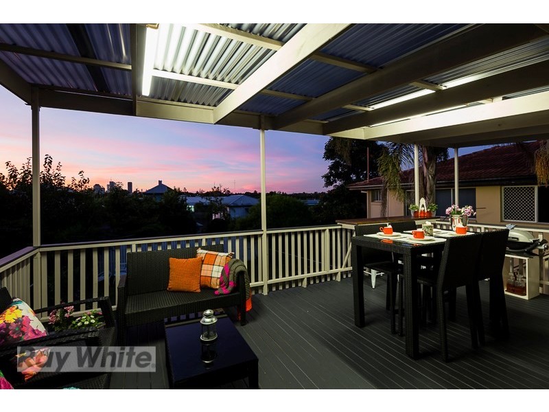 26 Ninth Avenue, Coorparoo QLD 4151