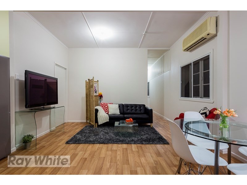 26 Ninth Avenue, Coorparoo QLD 4151