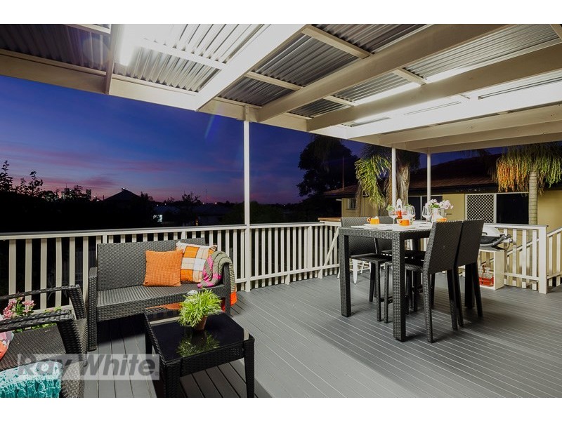 26 Ninth Avenue, Coorparoo QLD 4151